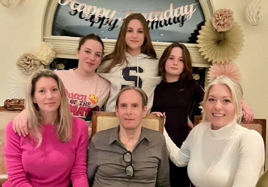 Michael Bolton shares family picture following brain cancer diagnosis 