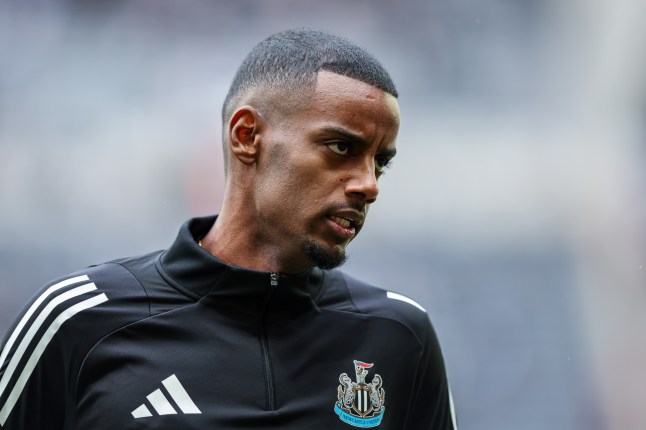 Why Alexander Isak isn't playing for Newcastle against Liverpool