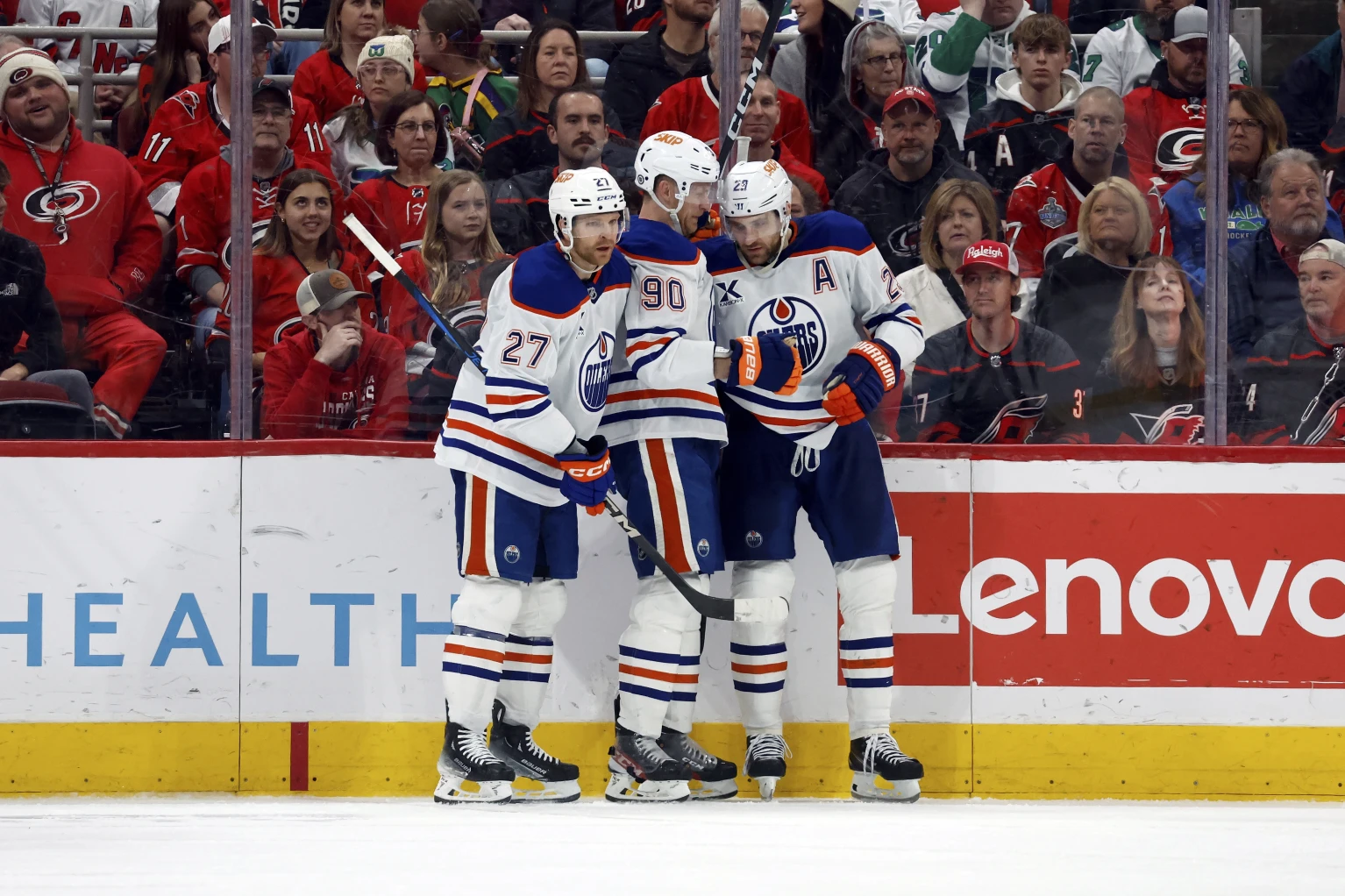 Henrique, Perry help Oilers beat Hurricanes 3-1 to snap 5-game losing streak