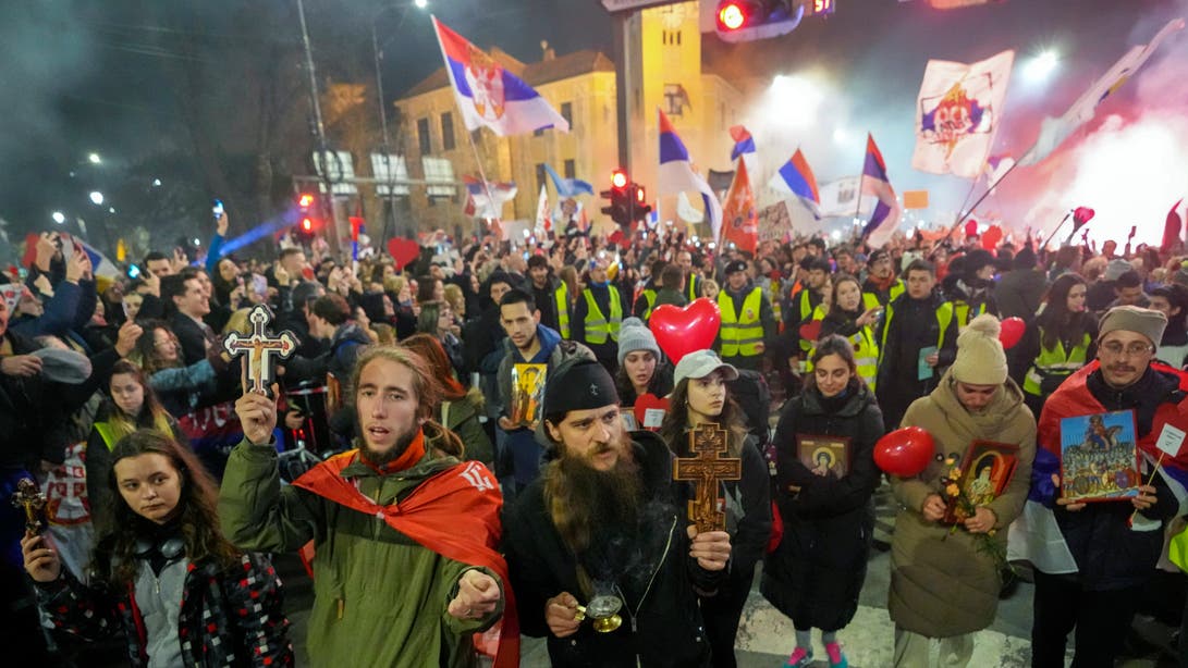 Fireworks, huge joyous crowds welcome students in Serbia's south on the eve of big anti-graft rally