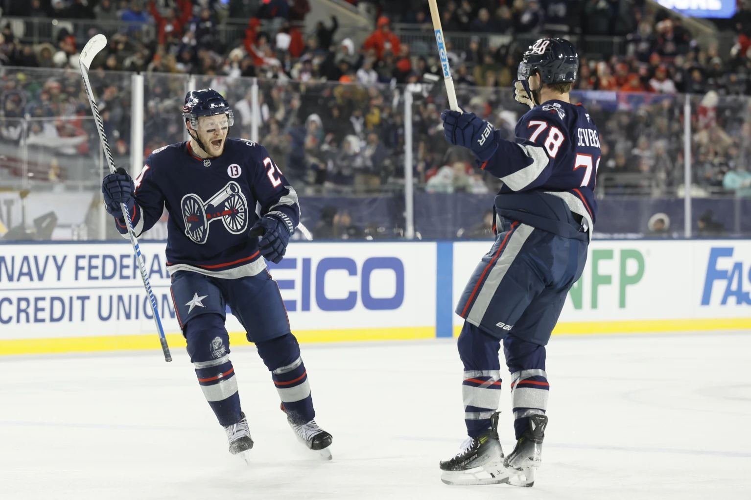 Danforth’s late goal lifts Blue Jackets over Red Wings 5-3 in Stadium Series