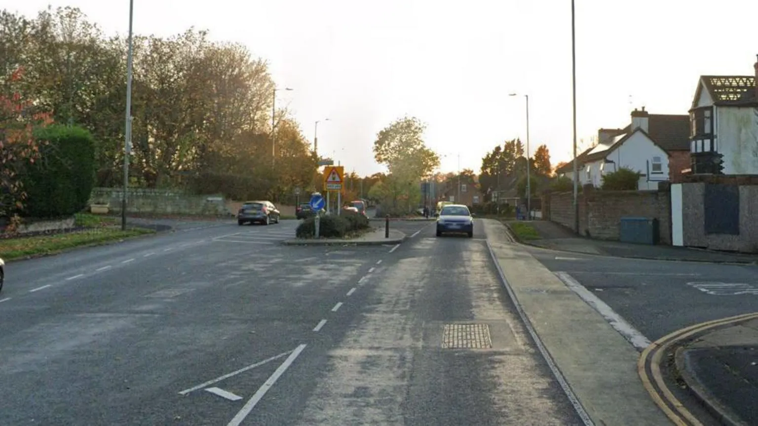 Driver dies after car crashes into wall in Wolverhampton