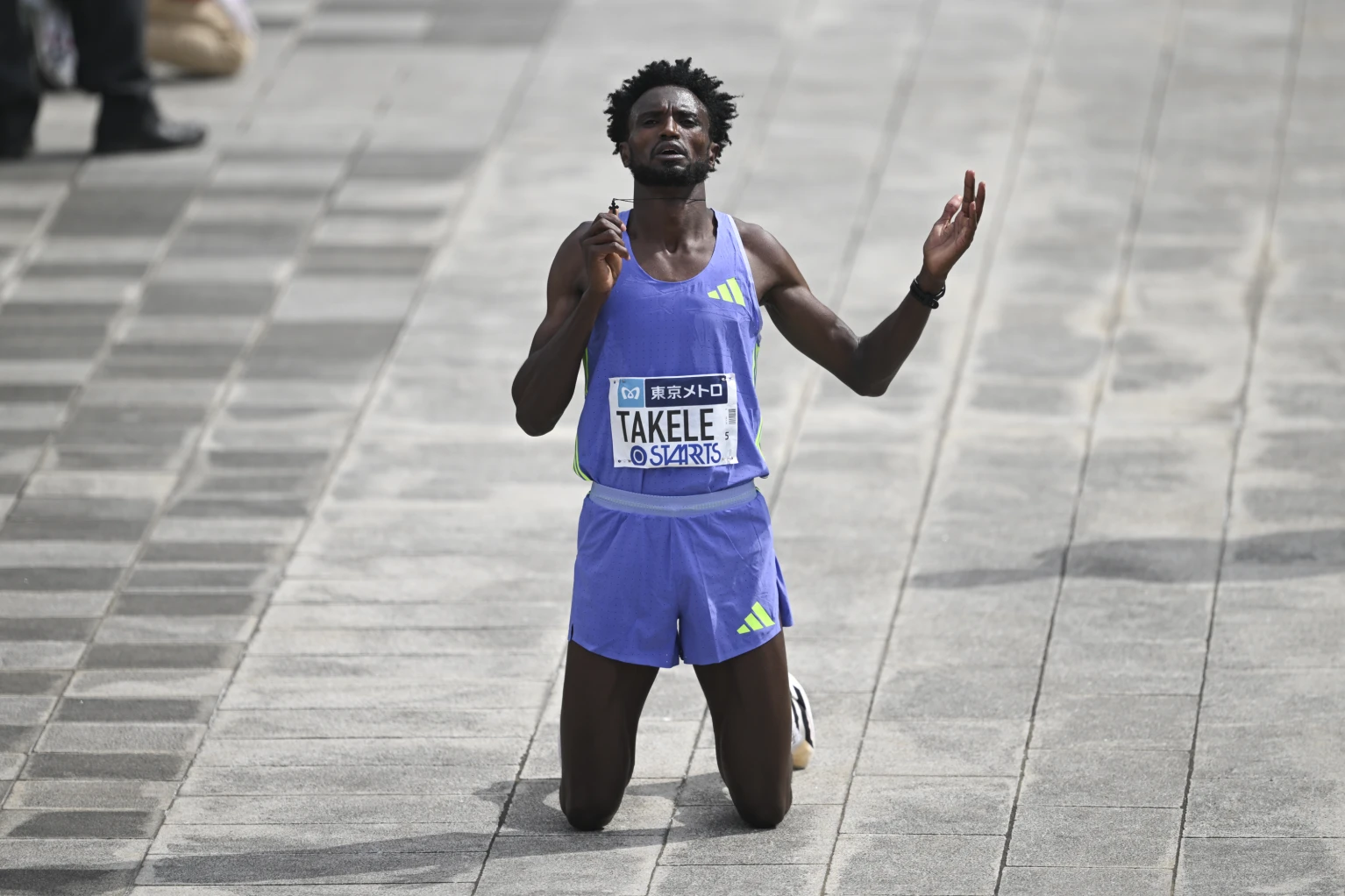 Etíopes Takele y Kebede arrasan en el Maratón de Tokio