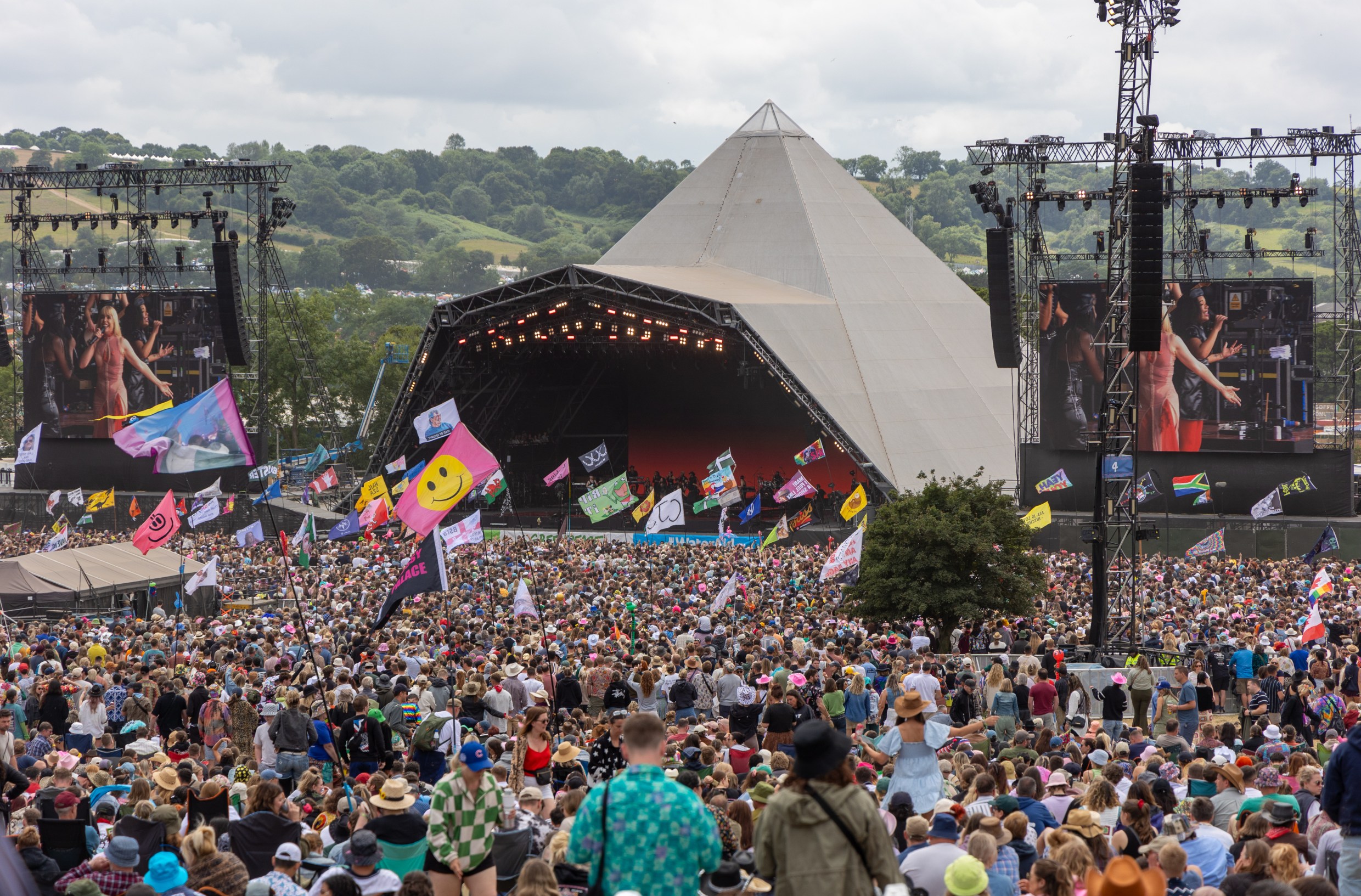 Glastonbury fans ‘work out’ legendary dance act to play festival for first time in SIXTEEN years after spo...