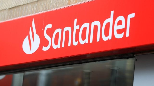 Santander pulls sub-4% mortgage deal after bigger-than-expected inflation hike