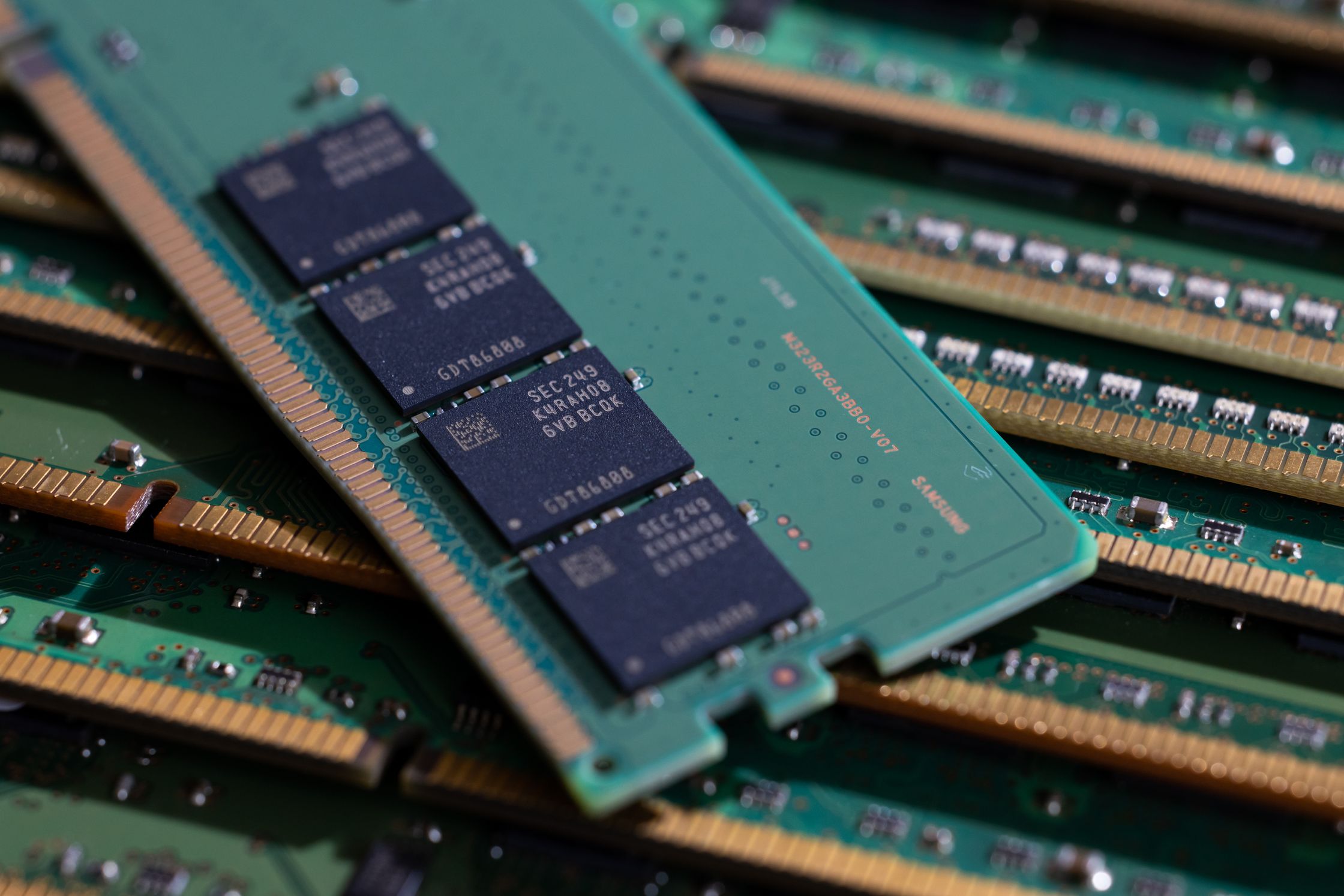 DDR4 vs. DDR5 RAM: What's the Difference?