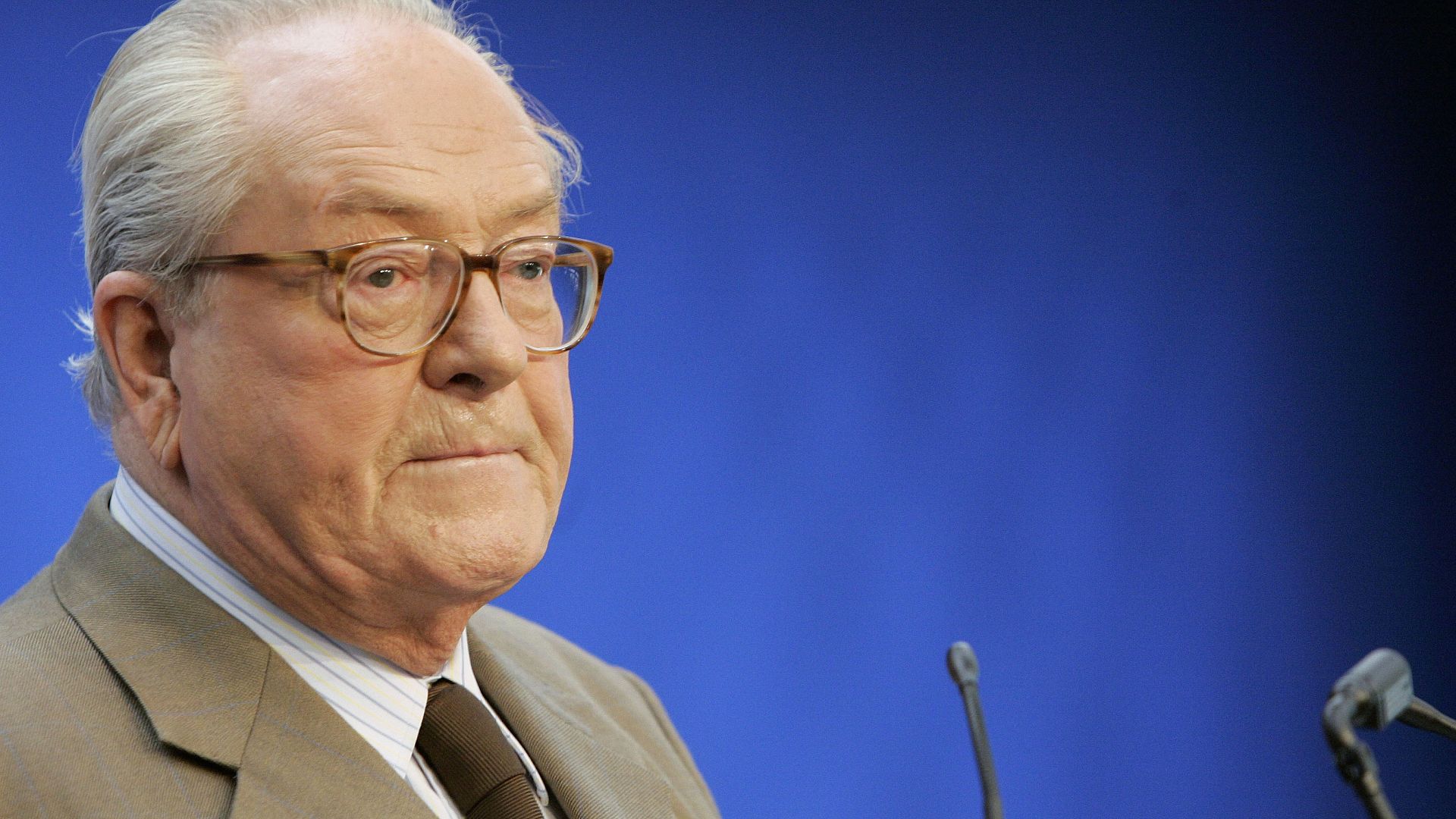 Tomb of French far-right leader Jean-Marie Le Pen vandalised 