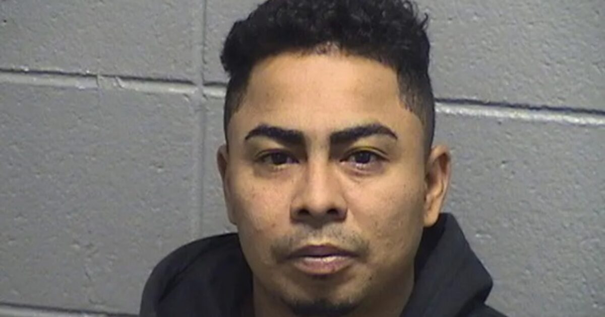 Violent Tren de Aragua Gang Member and Murder Suspect Released from Prison in Chicago, Despite Deportation Order