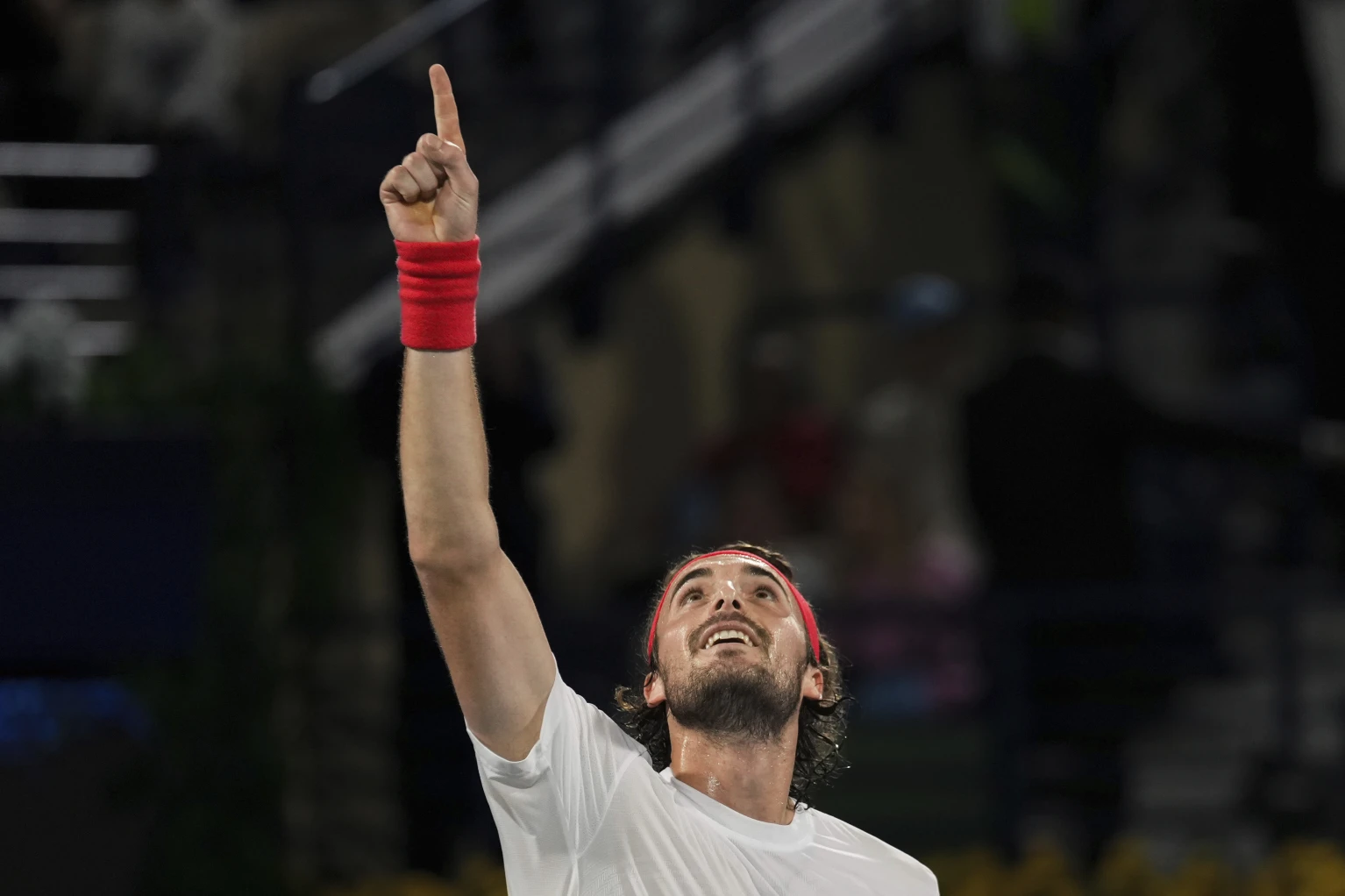 Tsitsipas ends losing streak in ATP 500 finals by beating Auger-Aliassime to win Dubai Championships