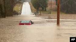 US East faces flooding as snow forecast for Northeast, cold in Midwest 