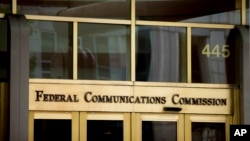 Trump order challenges independence of FCC, other agencies