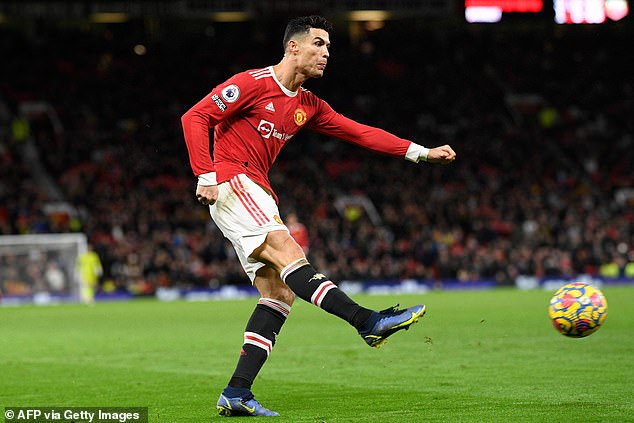 Ronaldo overtakes Solskjaer after scoring in Manchester United victory