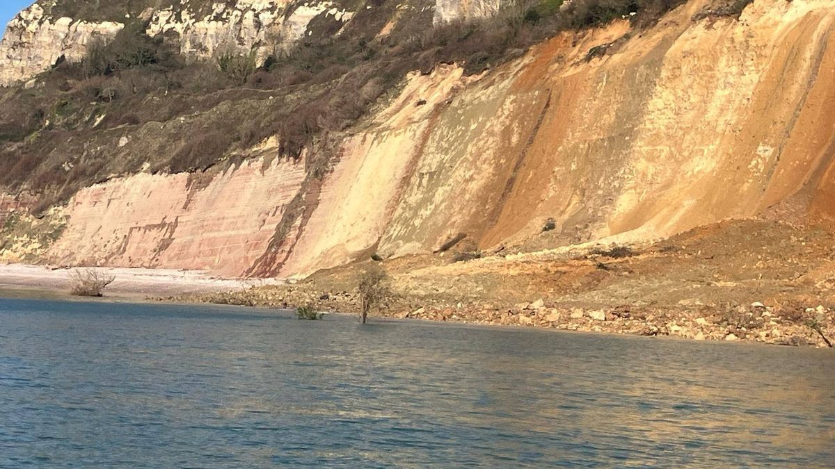 Jurassic coast in massive cliff fall as lifeboat and coastguards issue warning