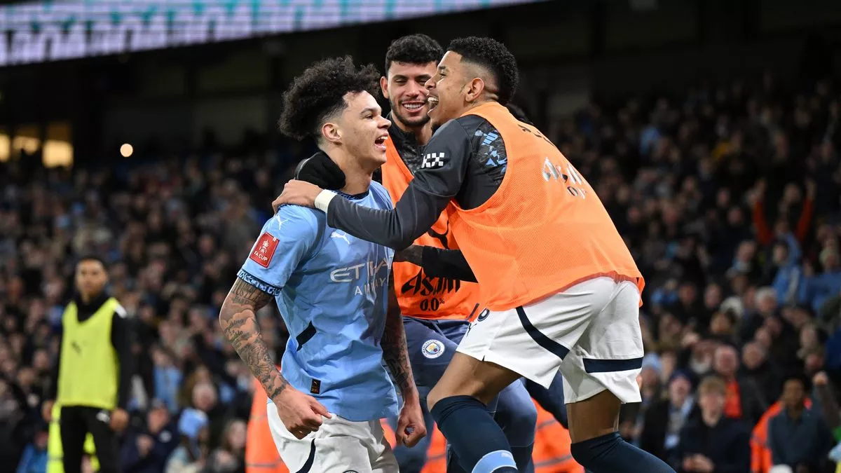 Man City survive Plymouth scare to reach FA Cup last eight & stay in trophy hunt