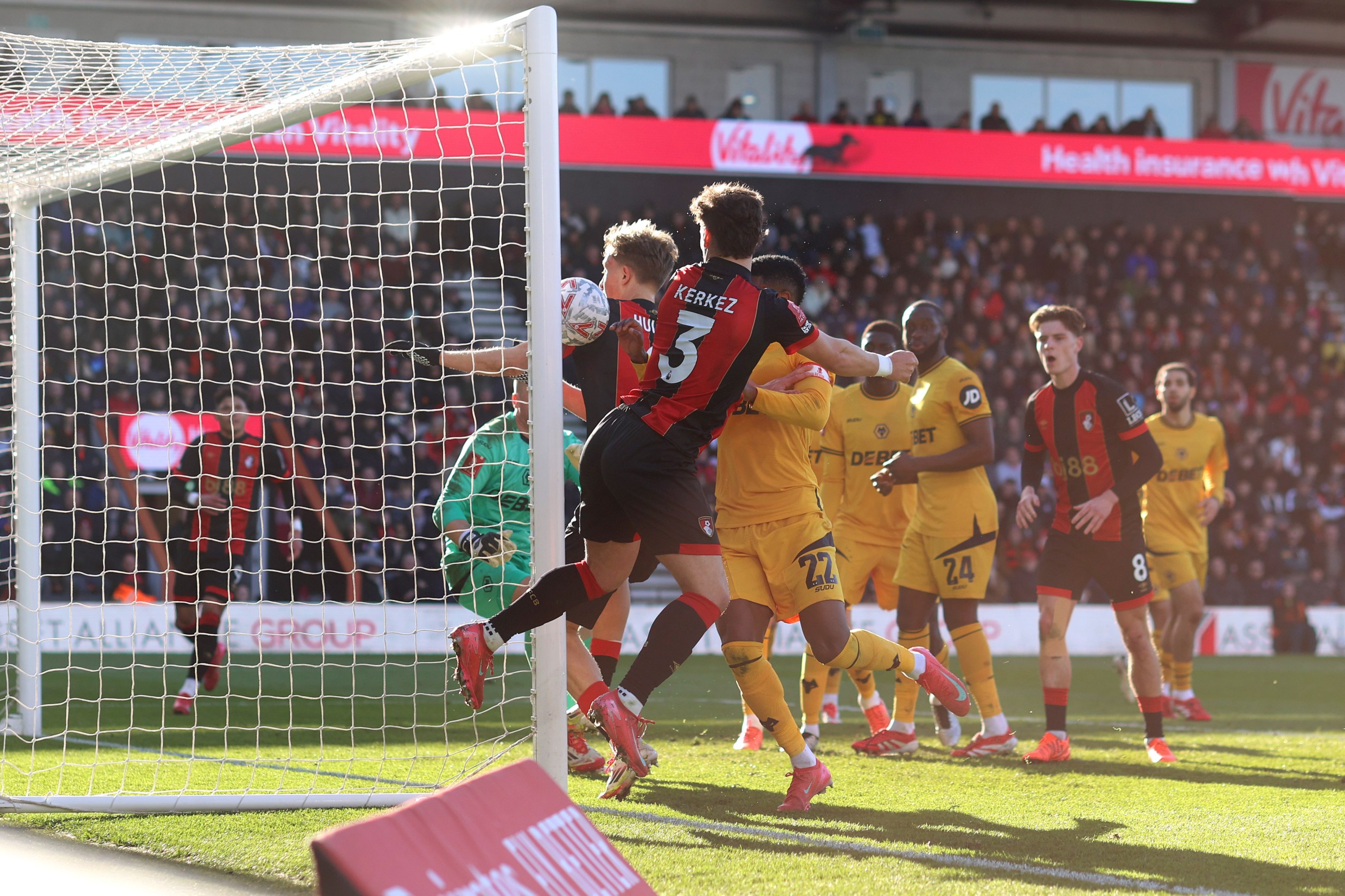 Bournemouth vs Wolves hit with 8-minute VAR delay as new technology FAILS and ref forced to hold...