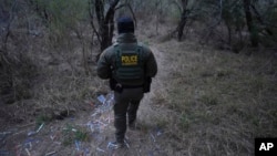 Arrests for illegal border crossings fall in Texas 