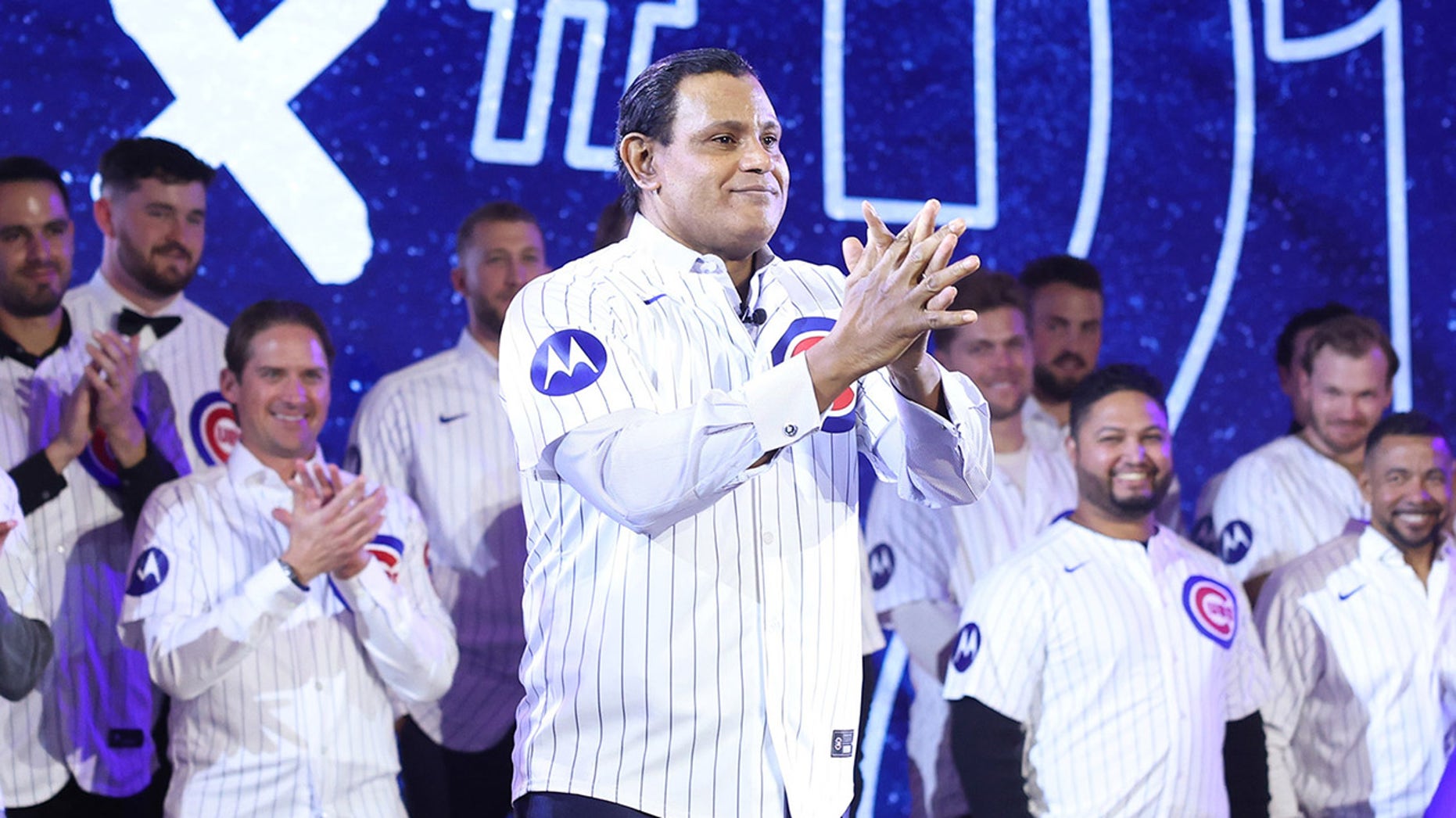 Sammy Sosa returns to Cubs dugout after years-long rift with team: 'Brings back memories'