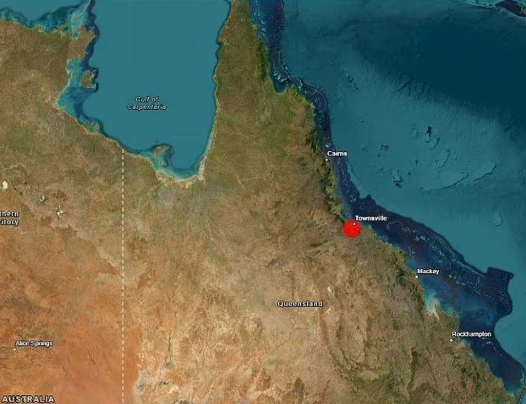 Magnitude 4.4 earthquake rocks holiday hotspot in Australia as tourists evacuate from hotels...