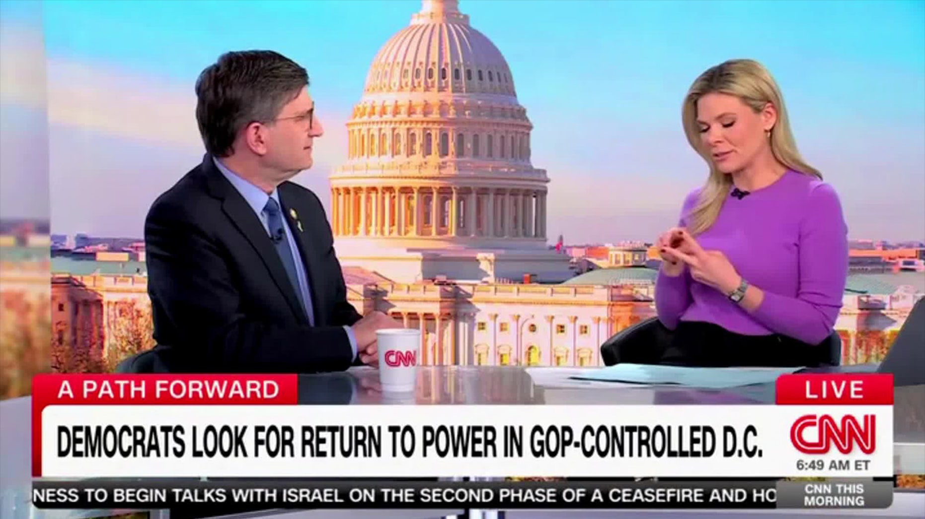 CNN host calls out Dems messaging shortfalls as party rep claims voters are 'looking in the wrong places'