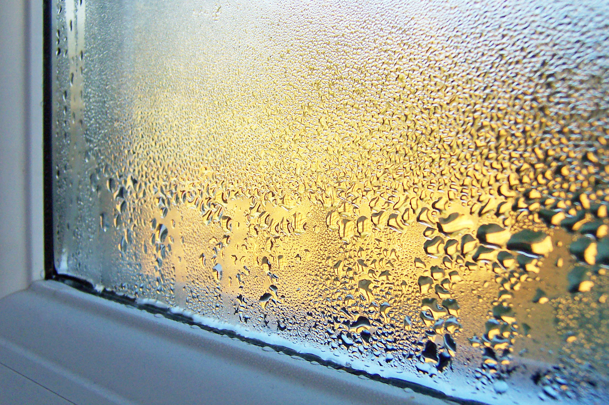 The EXACT temperature you should be keeping your bedroom to keep condensation at bay & it’s not as cold as...